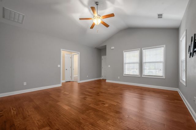 168 Ridge View Road, Versailles, KY 40383