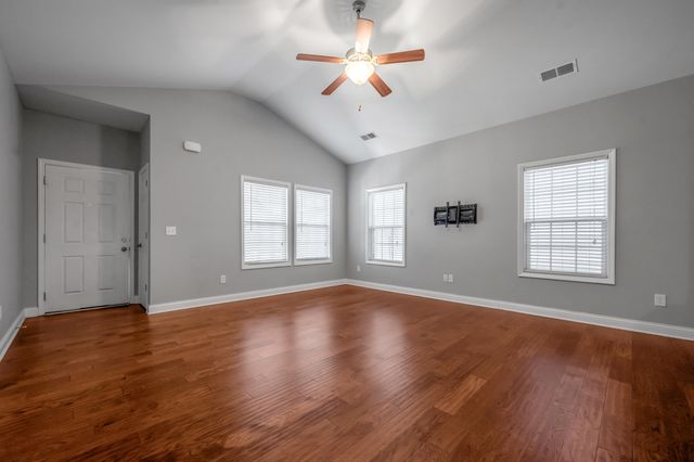 168 Ridge View Road, Versailles, KY 40383