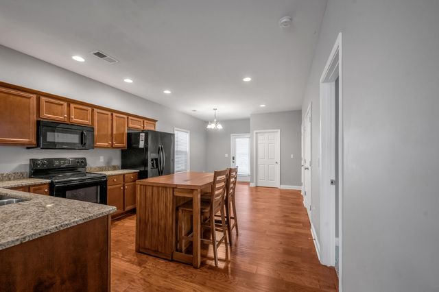 168 Ridge View Road, Versailles, KY 40383