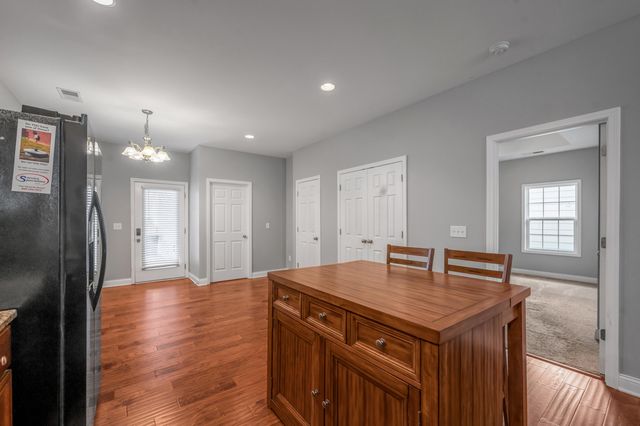 168 Ridge View Road, Versailles, KY 40383