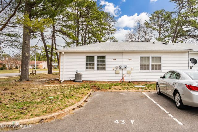 43F Cambridge Circle F, Manchester, NJ 08759