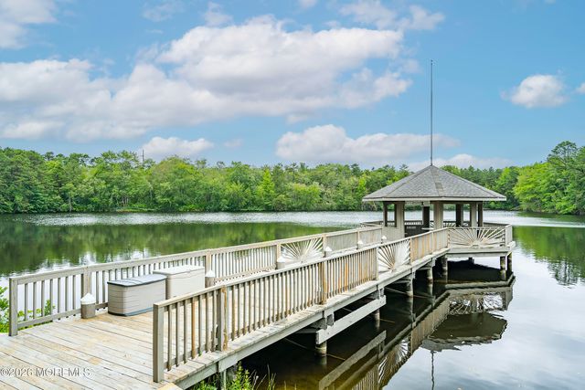 43F Cambridge Circle F, Manchester, NJ 08759