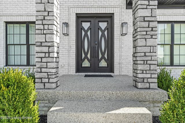 12319 Vanherr Dr, Louisville, KY 40299