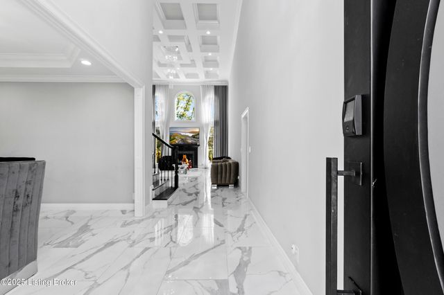 12319 Vanherr Dr, Louisville, KY 40299