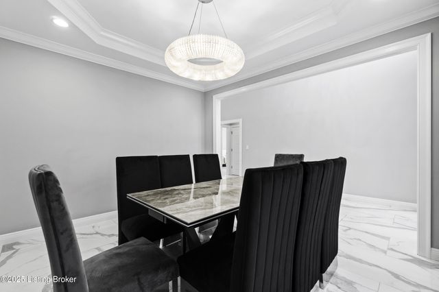 12319 Vanherr Dr, Louisville, KY 40299