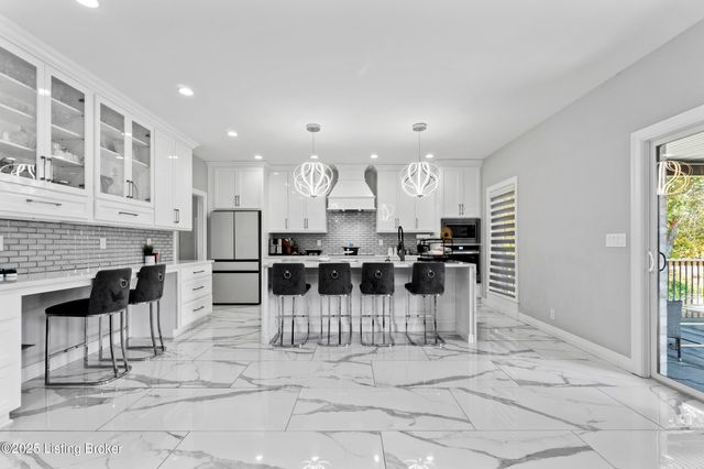 12319 Vanherr Dr, Louisville, KY 40299