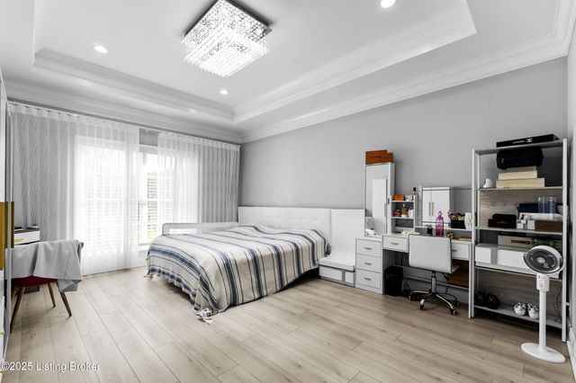 12319 Vanherr Dr, Louisville, KY 40299