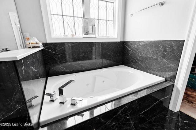 12319 Vanherr Dr, Louisville, KY 40299