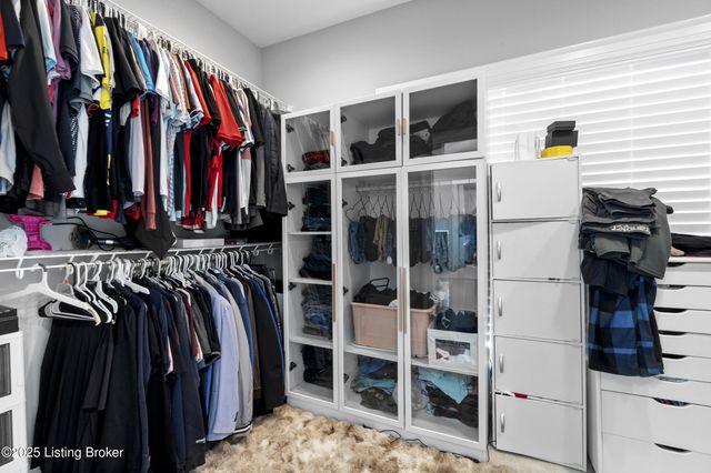 12319 Vanherr Dr, Louisville, KY 40299