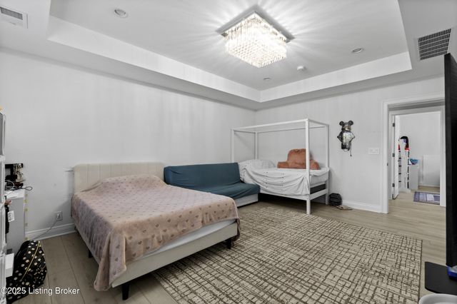 12319 Vanherr Dr, Louisville, KY 40299