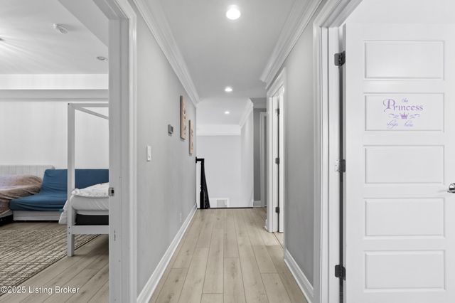 12319 Vanherr Dr, Louisville, KY 40299