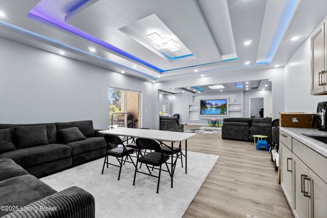 12319 Vanherr Dr, Louisville, KY 40299