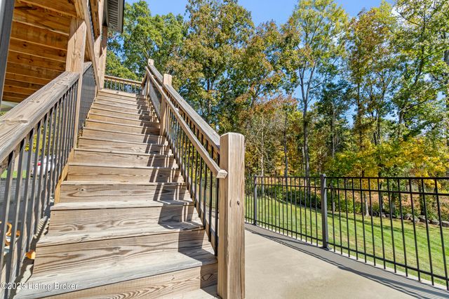 12319 Vanherr Dr, Louisville, KY 40299