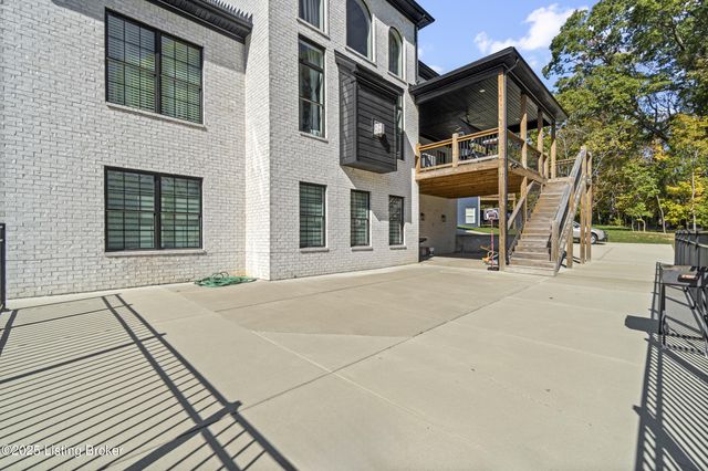 12319 Vanherr Dr, Louisville, KY 40299