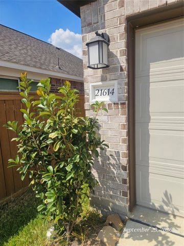 21614 Wave Hollow Drive, Cypress, TX 77433