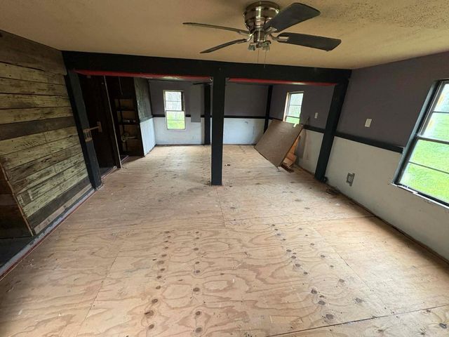 61 Hooker Lane, Shepherd, TX 77371