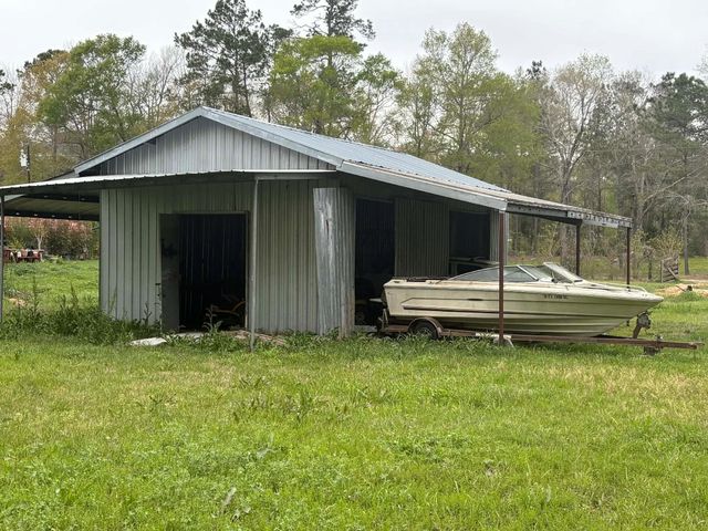 61 Hooker Lane, Shepherd, TX 77371