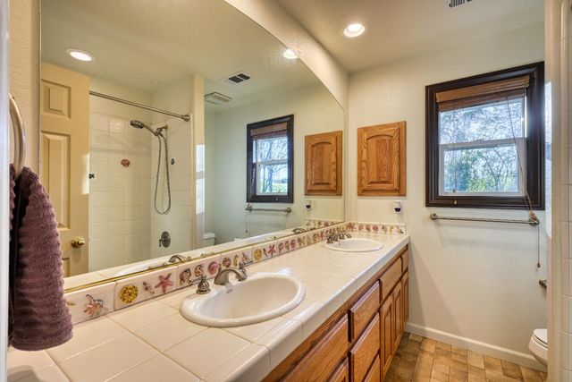 4841 Val Verde Rd, Loomis, CA 95650