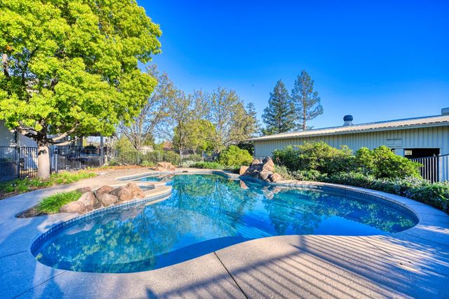 4841 Val Verde Rd, Loomis, CA 95650