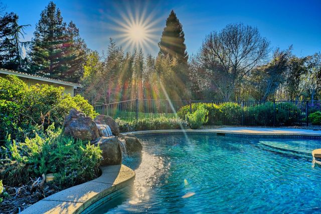 4841 Val Verde Rd, Loomis, CA 95650