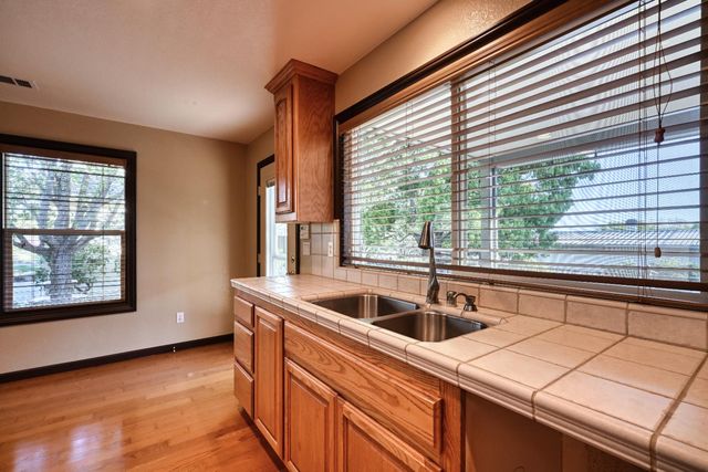 4841 Val Verde Rd, Loomis, CA 95650