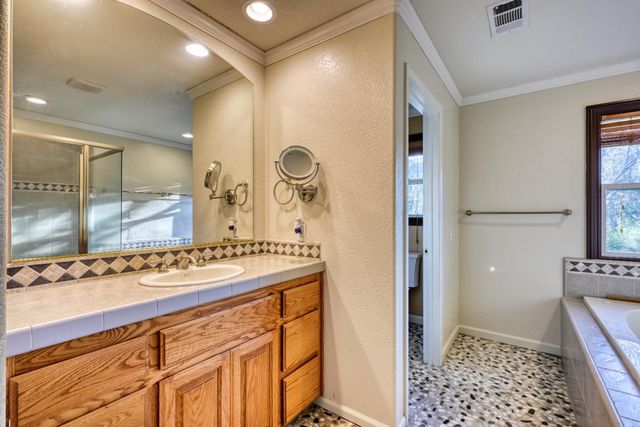 4841 Val Verde Rd, Loomis, CA 95650