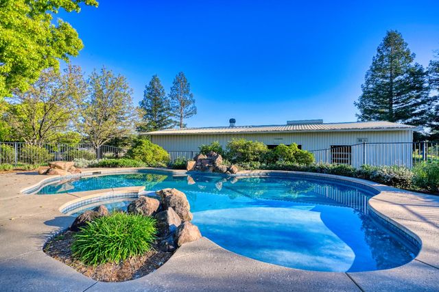 4841 Val Verde Rd, Loomis, CA 95650