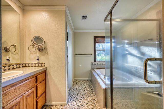 4841 Val Verde Rd, Loomis, CA 95650