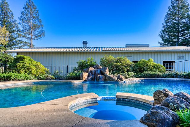 4841 Val Verde Rd, Loomis, CA 95650