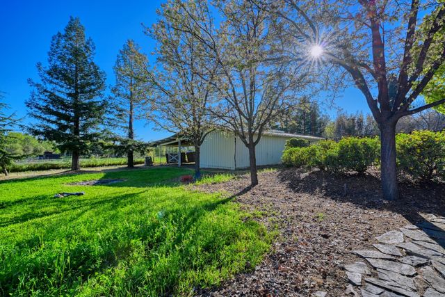 4841 Val Verde Rd, Loomis, CA 95650