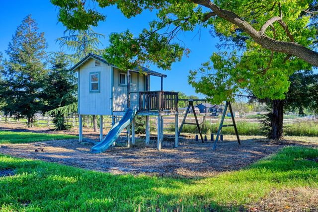 4841 Val Verde Rd, Loomis, CA 95650