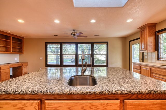 4841 Val Verde Rd, Loomis, CA 95650