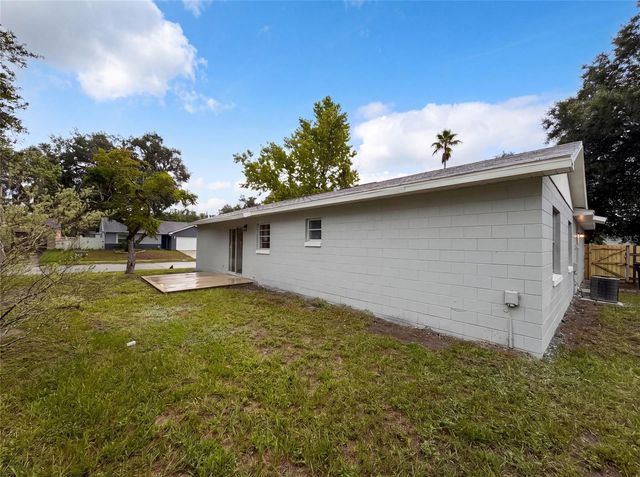 8310 ROLLING LOG DRIVE, Orlando, FL 32817