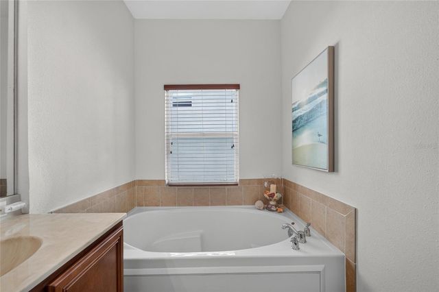 9473 LEATHERWOOD AVENUE, Tampa, FL 33647