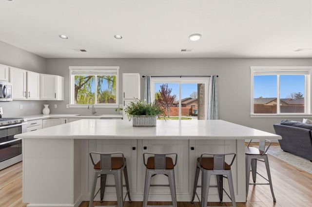 3828 Tranquil Meadows Drive NE, Rio Rancho, NM 87144