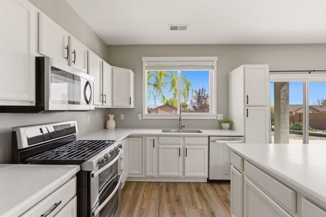 3828 Tranquil Meadows Drive NE, Rio Rancho, NM 87144