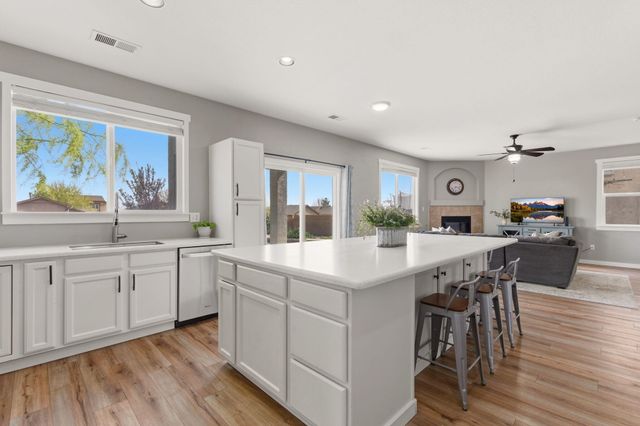 3828 Tranquil Meadows Drive NE, Rio Rancho, NM 87144