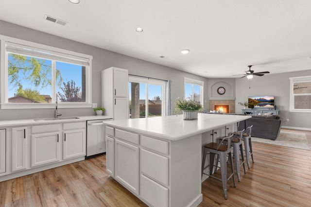 3828 Tranquil Meadows Drive NE, Rio Rancho, NM 87144