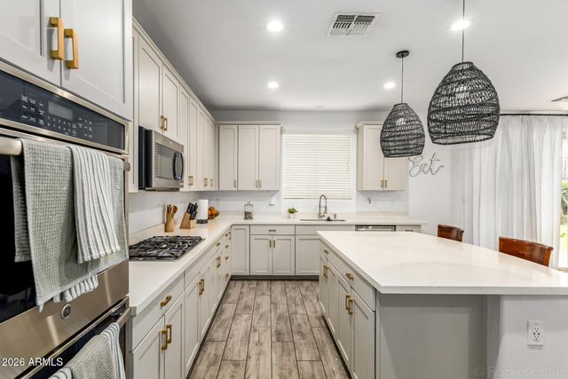 12001 W CHASE Lane, Avondale, AZ 85323