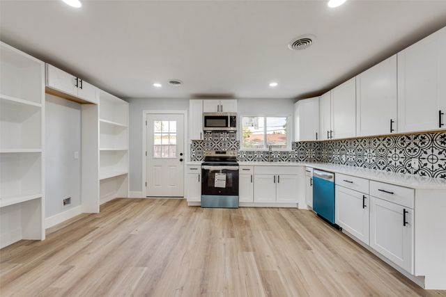 5017 Sabelle Lane, Haltom City, TX 76117