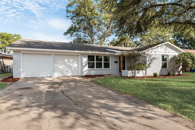 5017 Sabelle Lane, Haltom City, TX 76117