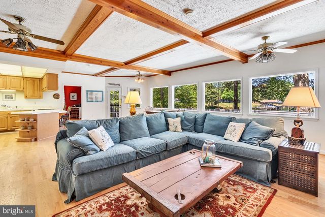 621 HARBOR DR, Reedville, VA 22539