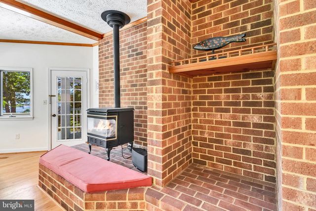 621 HARBOR DR, Reedville, VA 22539