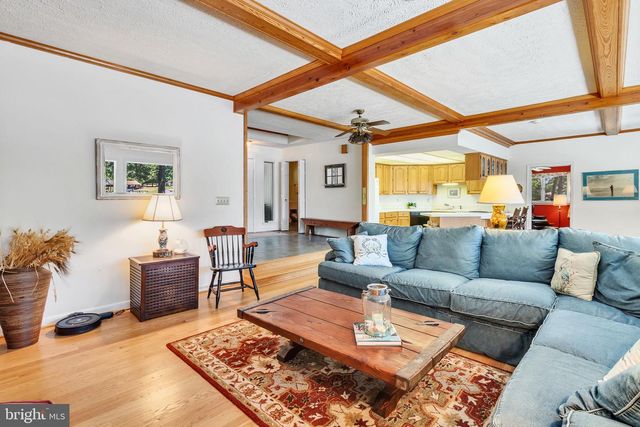 621 HARBOR DR, Reedville, VA 22539