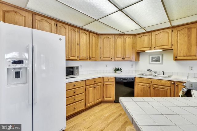 621 HARBOR DR, Reedville, VA 22539