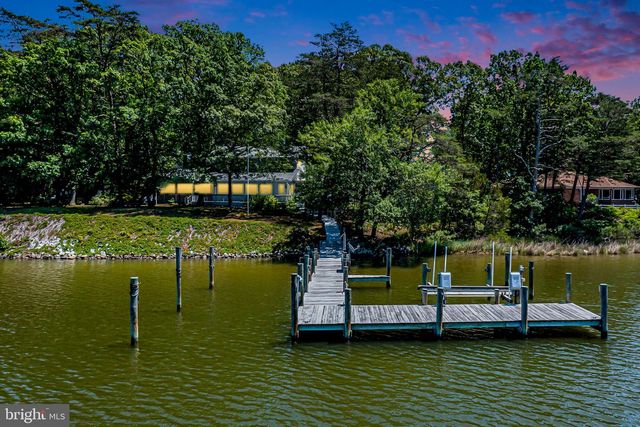 621 HARBOR DR, Reedville, VA 22539
