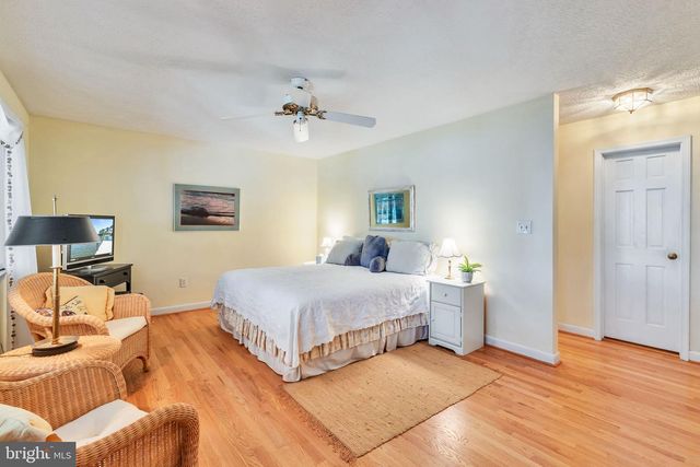 621 HARBOR DR, Reedville, VA 22539