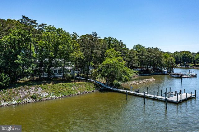 621 HARBOR DR, Reedville, VA 22539