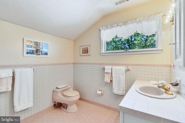 621 HARBOR DR, Reedville, VA 22539
