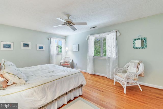 621 HARBOR DR, Reedville, VA 22539